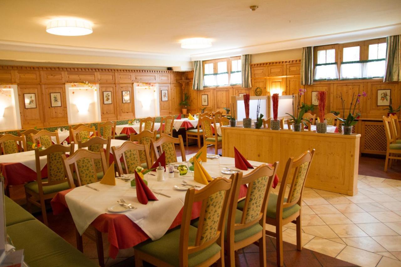 Gastwirtschaft & Hotel Holzinger Moellersdorf ภายนอก รูปภาพ