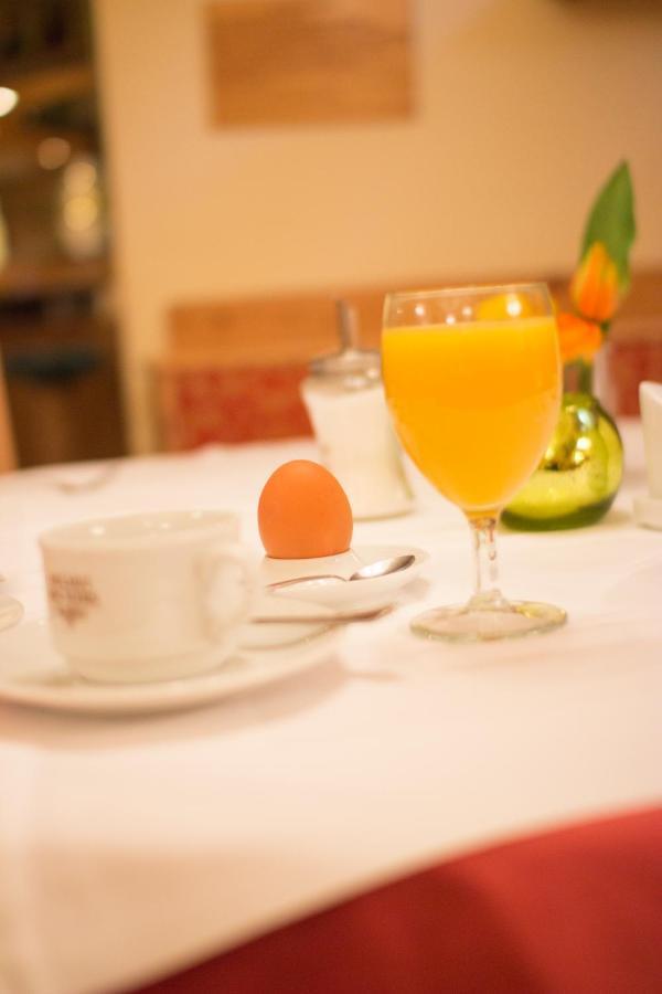 Gastwirtschaft & Hotel Holzinger Moellersdorf ภายนอก รูปภาพ
